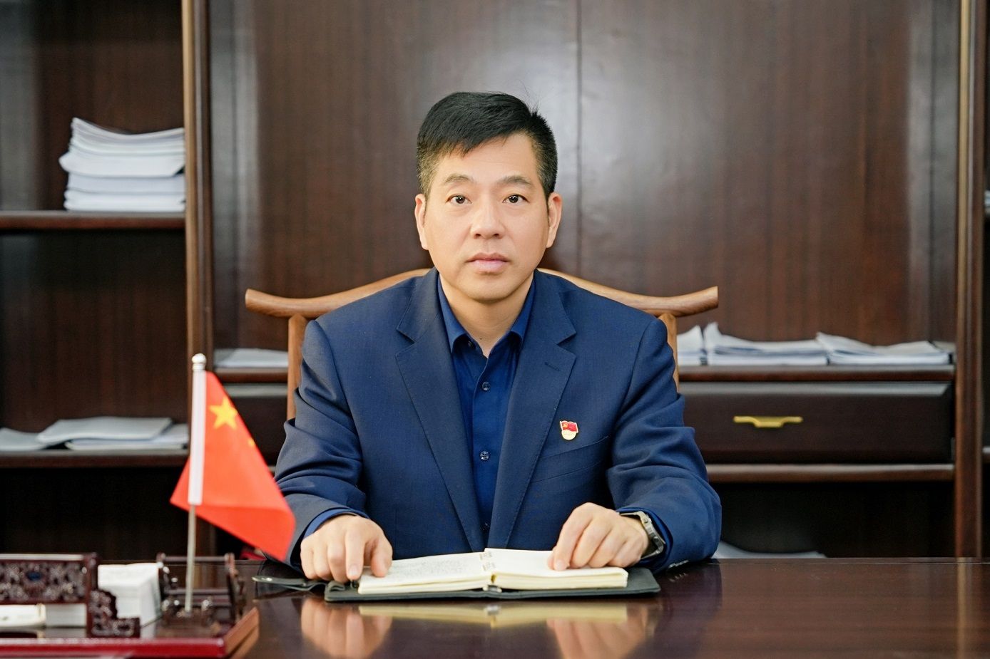 董事長(zhǎng)辦公照 董事長(zhǎng)辦公照